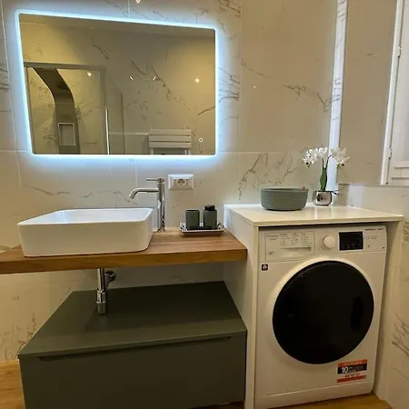 Apartment The Captain's Zephyr- Center Leonardo Academy Sesto Calende